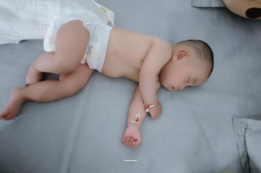 琼中宝宝口水多怎么回事